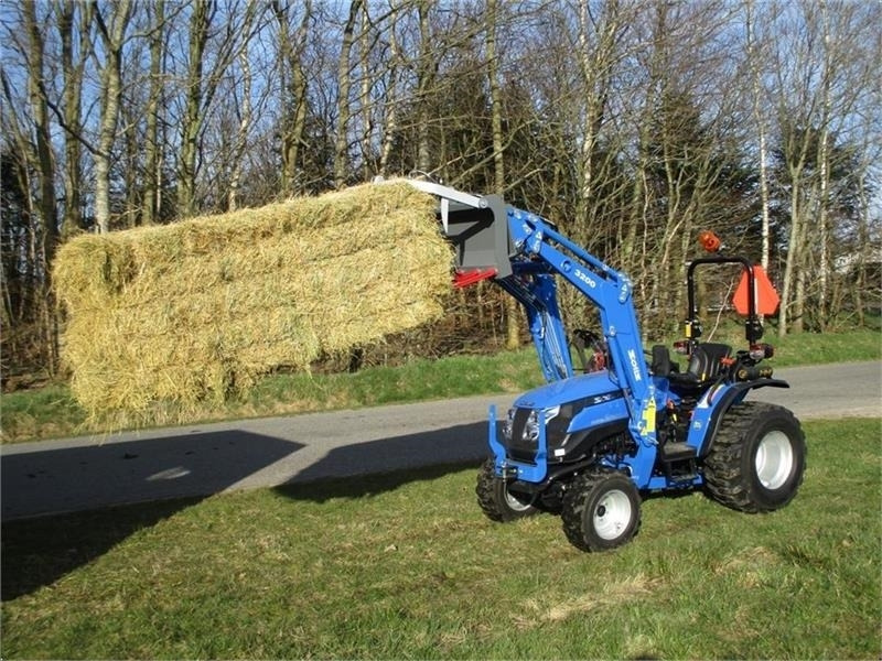 Solis S26 6+2 gearmaskine med servostyring og frontlæsse - Tractor: foto 1 Solis S26 6+2 gearmaskine med servostyring og frontlæsse - Tractor: foto 1