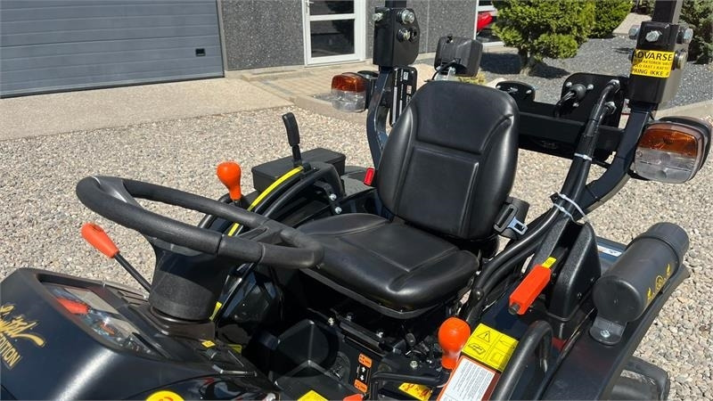 Solis S26 Limited Edition i sort 6+2 Gearmaskine med Ser - Tractor: foto 2 Solis S26 Limited Edition i sort 6+2 Gearmaskine med Ser - Tractor: foto 2