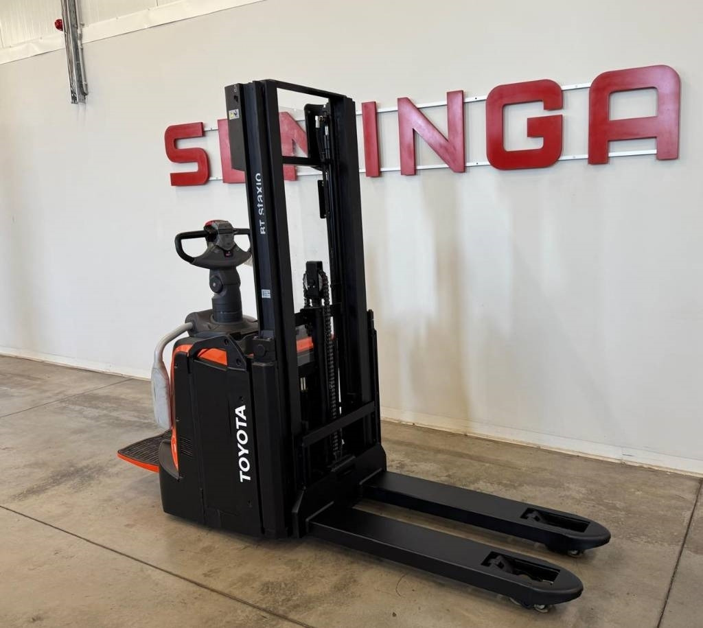 Toyota 10918 SPE120L - Apilador: foto 3 Toyota 10918 SPE120L - Apilador: foto 3