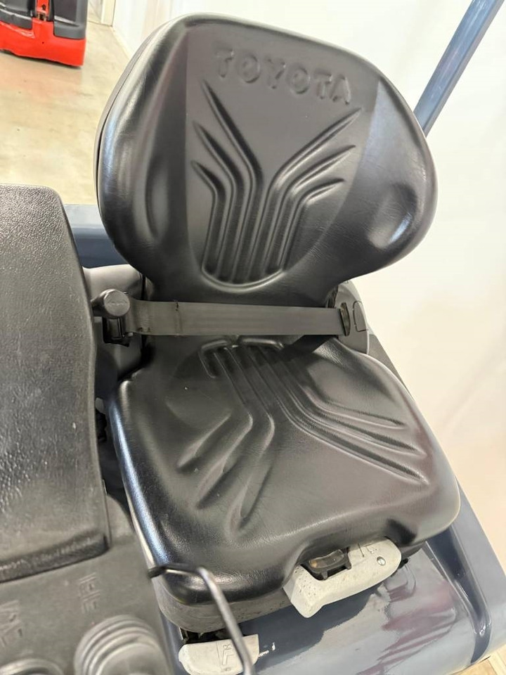 Toyota 10991 - 7FBEST15 - Carretilla elevadora eléctrica: foto 5 Toyota 10991 - 7FBEST15 - Carretilla elevadora eléctrica: foto 5