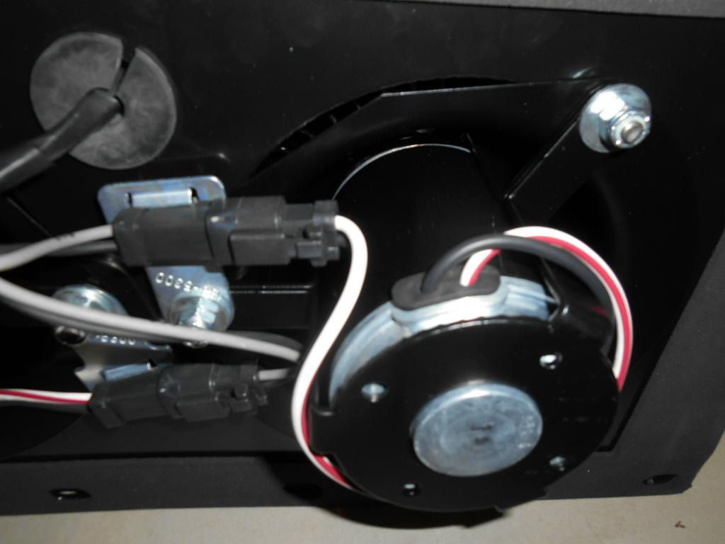 Caterpillar 3085073 - Ventilador de habitáculo para Maquinaria de construcción: foto 4 Caterpillar 3085073 - Ventilador de habitáculo para Maquinaria de construcción: foto 4