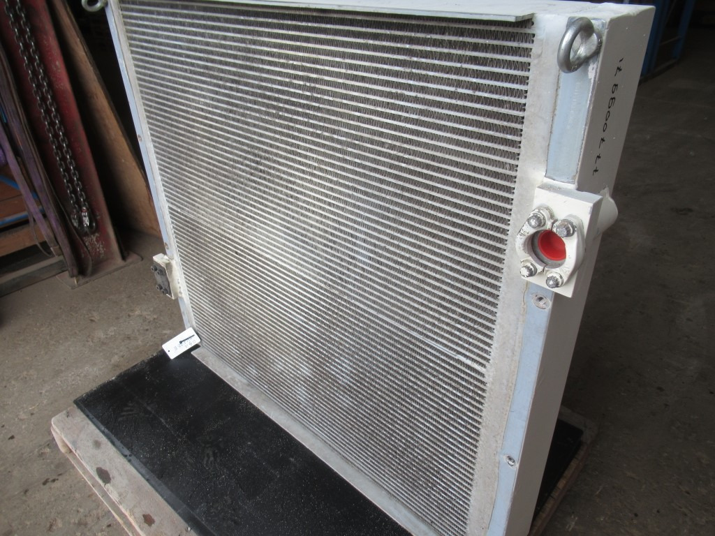 O&K 05111930110 - Enfriador de aceite para Maquinaria de construcción: foto 3 O&K 05111930110 - Enfriador de aceite para Maquinaria de construcción: foto 3