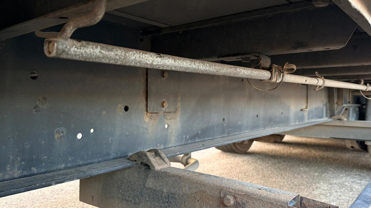 Kögel S24-1 C3V - Semirremolque lona: foto 5 Kögel S24-1 C3V - Semirremolque lona: foto 5