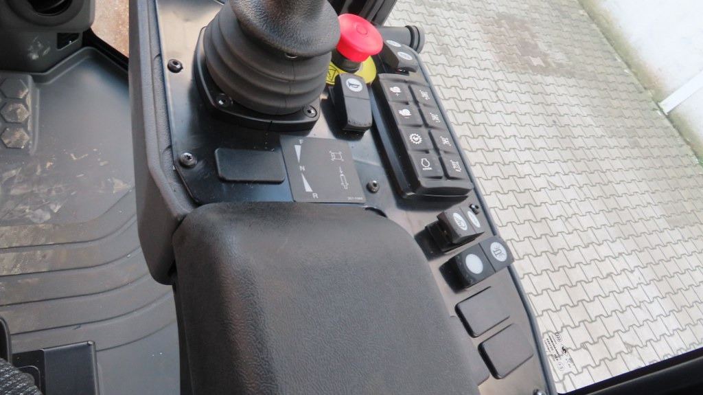 Compactador Caterpillar CS13: foto 17