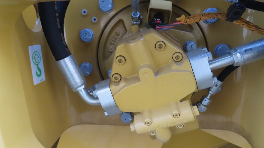 Compactador Caterpillar CS13: foto 14