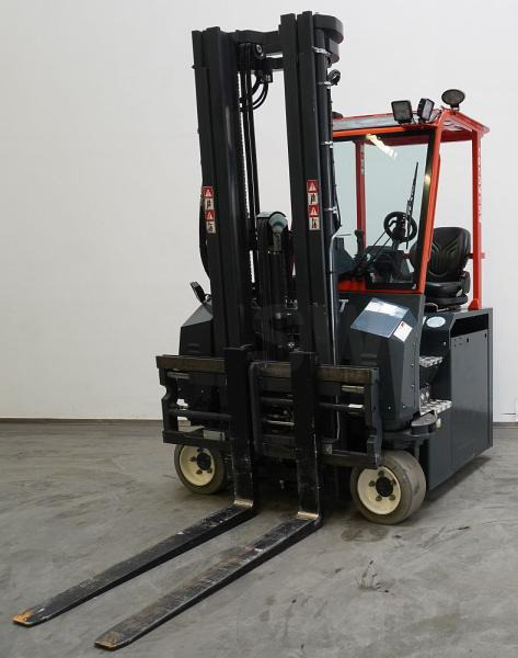 Combilift CBE3000 - Carretilla de 4 vías: foto 1 Combilift CBE3000 - Carretilla de 4 vías: foto 1