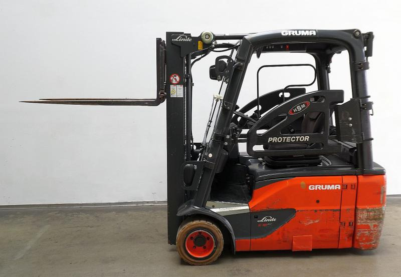 Linde E 18 L EVO 386-02 - Carretilla elevadora eléctrica: foto 4 Linde E 18 L EVO 386-02 - Carretilla elevadora eléctrica: foto 4