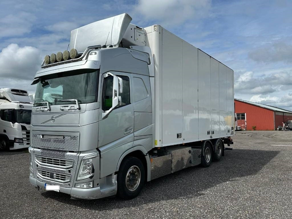 Volvo FH 500 Serie 1617 - Camión frigorífico: foto 1 Volvo FH 500 Serie 1617 - Camión frigorífico: foto 1