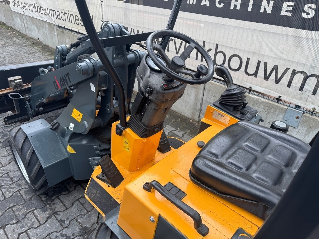 GiANT B204SW - Cargadora articulada: foto 4 GiANT B204SW - Cargadora articulada: foto 4