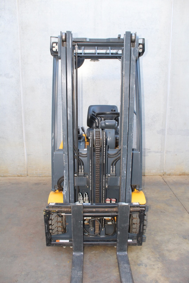 Jungheinrich EFG 113 310 ZZ - Carretilla elevadora eléctrica: foto 5 Jungheinrich EFG 113 310 ZZ - Carretilla elevadora eléctrica: foto 5