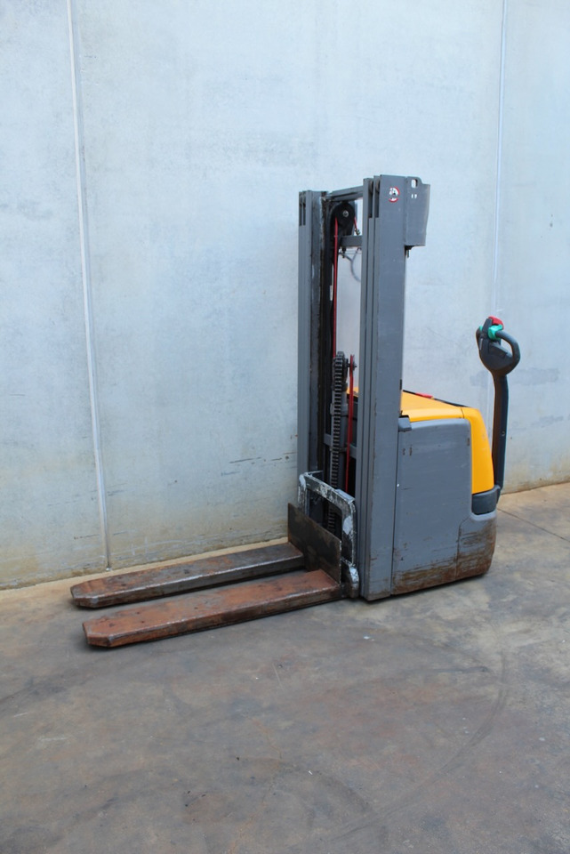 Jungheinrich EJC 214 430 DZ - Apilador: foto 2 Jungheinrich EJC 214 430 DZ - Apilador: foto 2