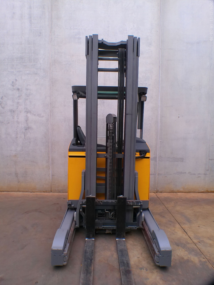 Jungheinrich ETV 214 650 DZ - Retráctil: foto 5 Jungheinrich ETV 214 650 DZ - Retráctil: foto 5