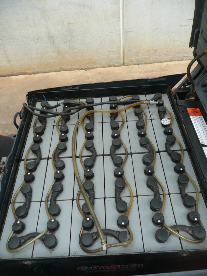 Carretilla elevadora eléctrica Toyota 8FBE16T: foto 9