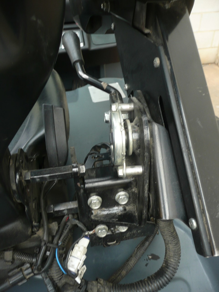 Carretilla elevadora eléctrica Toyota 8FBE16T: foto 12