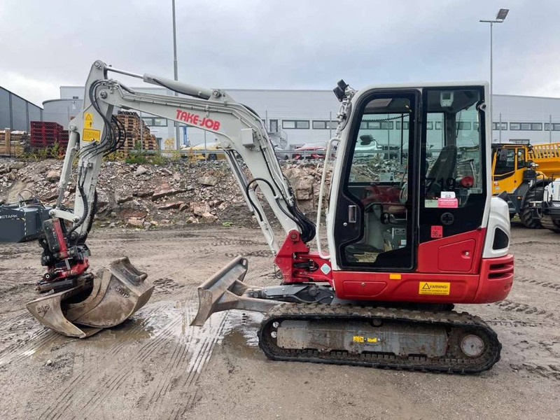 Takeuchi TB 240 - Miniexcavadora: foto 1 Takeuchi TB 240 - Miniexcavadora: foto 1