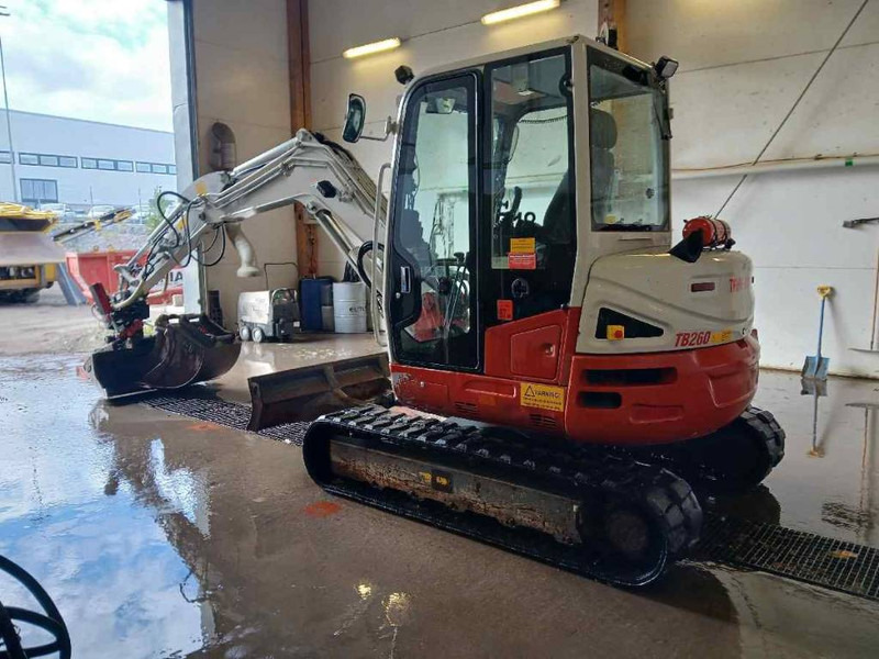 Takeuchi TB 260 - Miniexcavadora: foto 1 Takeuchi TB 260 - Miniexcavadora: foto 1