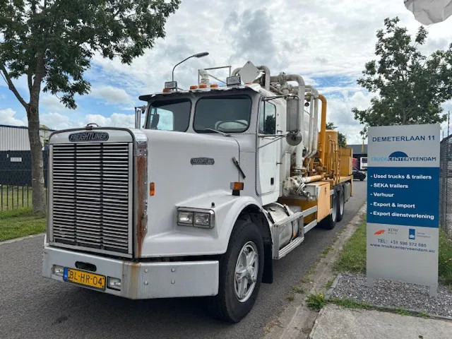 Freightliner 3 AXLE RIGID BODY chassis cabine - Camión chasis: foto 1 Freightliner 3 AXLE RIGID BODY chassis cabine - Camión chasis: foto 1
