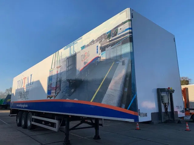 Vogelzang Closed box insulated lift axle MOT 06-2026 TOP Condition - Semirremolque caja cerrada: foto 1 Vogelzang Closed box insulated lift axle MOT 06-2026 TOP Condition - Semirremolque caja cerrada: foto 1