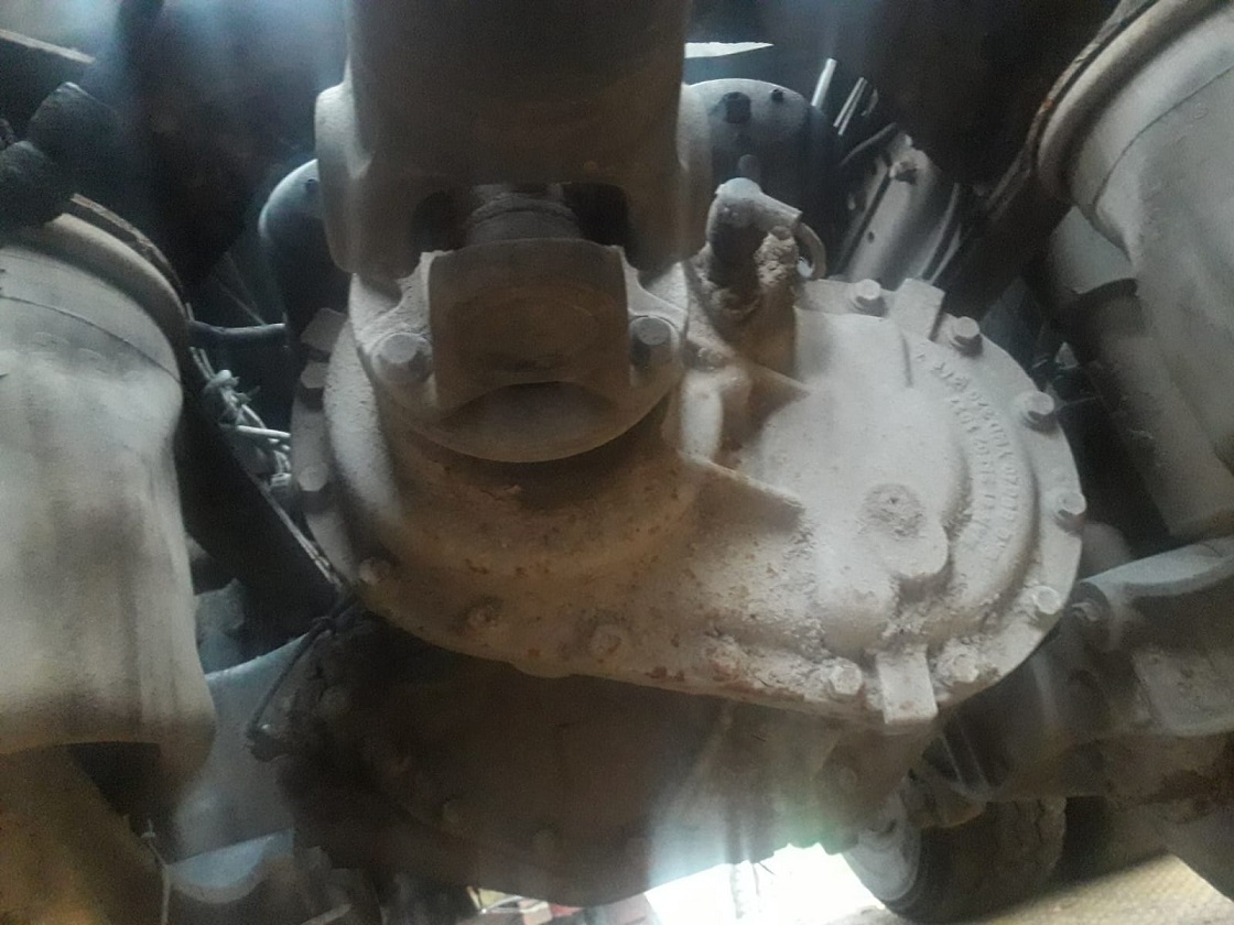 MAN TGA TGS 6X4 6X6 8X4 8X6 8X8 - Eje y piezas para Camión: foto 2 MAN TGA TGS 6X4 6X6 8X4 8X6 8X8 - Eje y piezas para Camión: foto 2