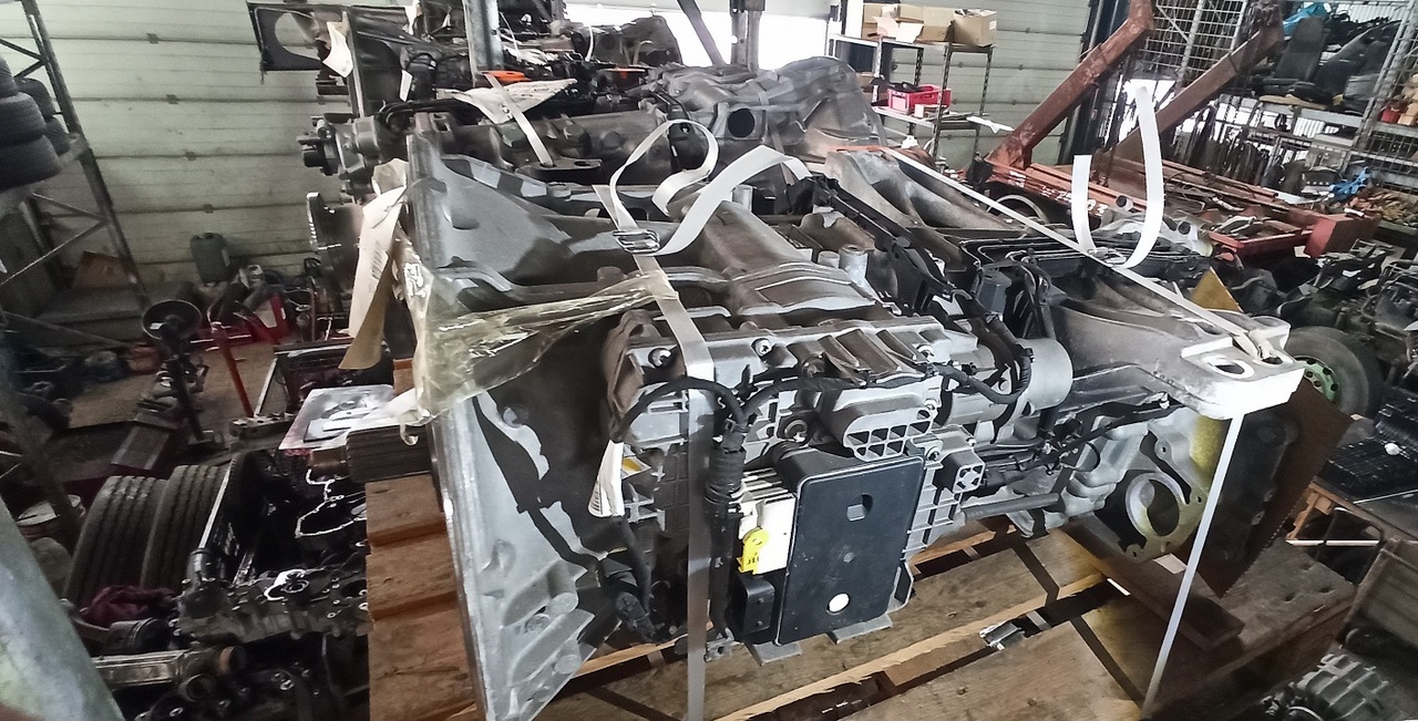 MERCEDES-BENZ G211-12 ACTROS MP4 - Caja de cambios y piezas para Camión: foto 2 MERCEDES-BENZ G211-12 ACTROS MP4 - Caja de cambios y piezas para Camión: foto 2