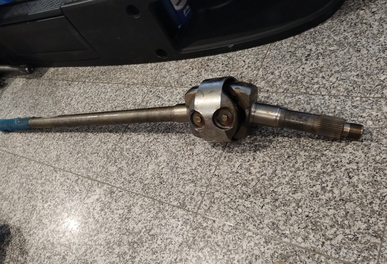 MERCEDES-BENZ PÓŁOŚ NAPĘDOWA DRIVE SHAFT 1824 1827 SK AL3 6523300401 - Eje y piezas: foto 1 MERCEDES-BENZ PÓŁOŚ NAPĘDOWA DRIVE SHAFT 1824 1827 SK AL3 6523300401 - Eje y piezas: foto 1