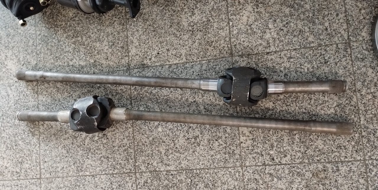 MAN PÓŁOŚ NAPĘDOWA DRIVE SHAFT MAN F90 F2000 TGA 4X4 6X6 8X6 8X8 81364026511 81364029511 - Piezas de recambio: foto 1 MAN PÓŁOŚ NAPĘDOWA DRIVE SHAFT MAN F90 F2000 TGA 4X4 6X6 8X6 8X8 81364026511 81364029511 - Piezas de recambio: foto 1