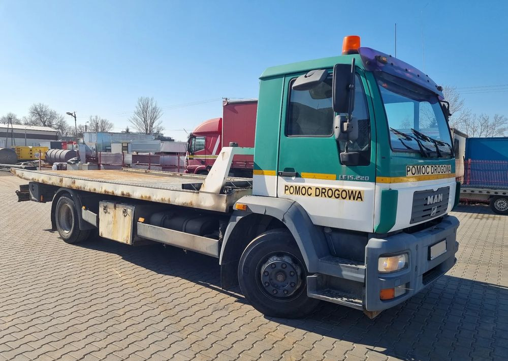 MAN LE 15 220 - Grua de remolque autos: foto 2 MAN LE 15 220 - Grua de remolque autos: foto 2
