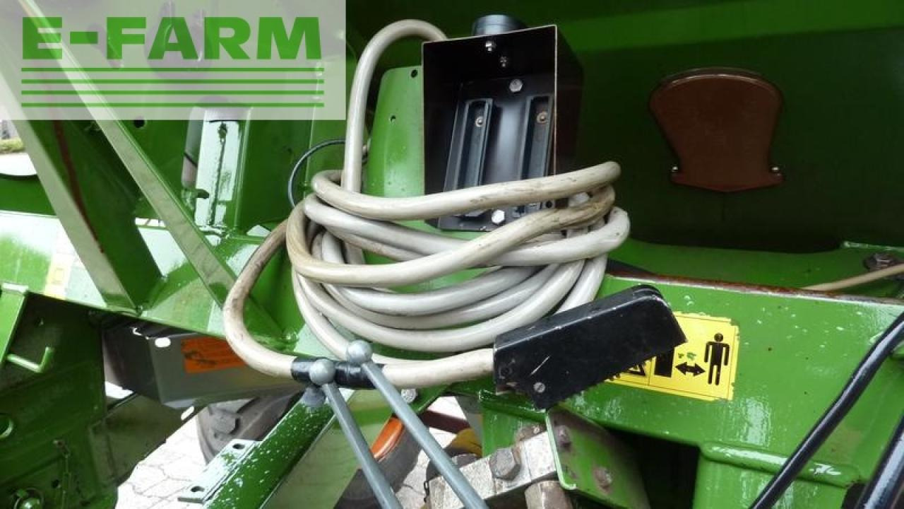 Esparcidor de fertilizantes Amazone za-m maxtronic 3000 mit fahrgestell fr 2000: foto 13 Esparcidor de fertilizantes Amazone za-m maxtronic 3000 mit fahrgestell fr 2000: foto 13