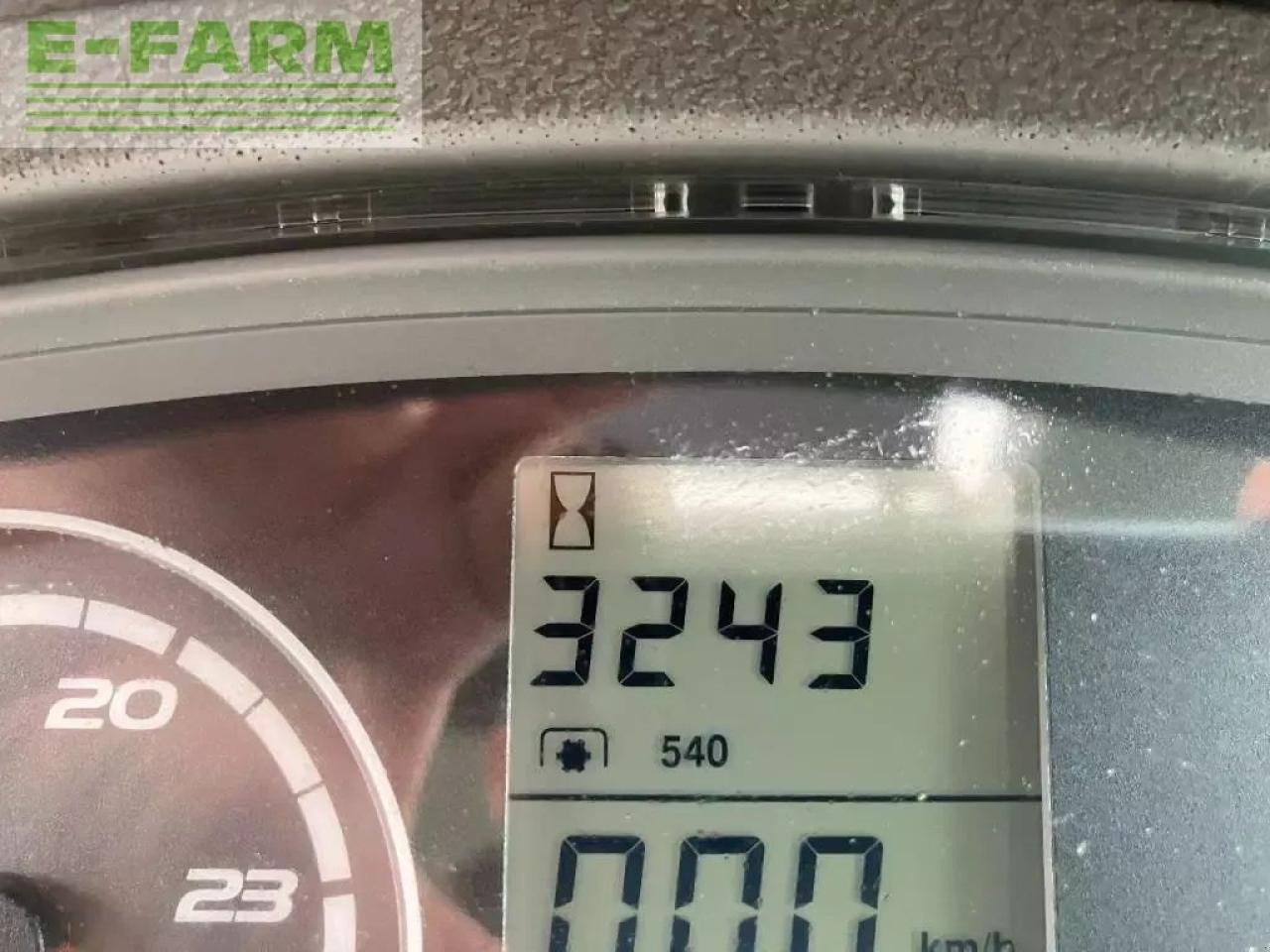 CLAAS arion 630 c C - Tractor: foto 5 CLAAS arion 630 c C - Tractor: foto 5