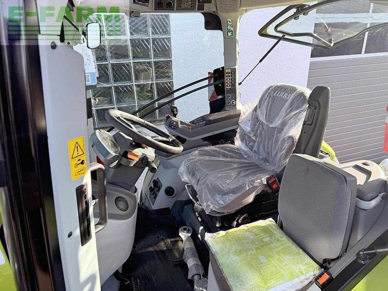 CLAAS arion 630 cis+ hexashift stage v a96 HEXASHIFT CIS+ - Tractor: foto 4 CLAAS arion 630 cis+ hexashift stage v a96 HEXASHIFT CIS+ - Tractor: foto 4