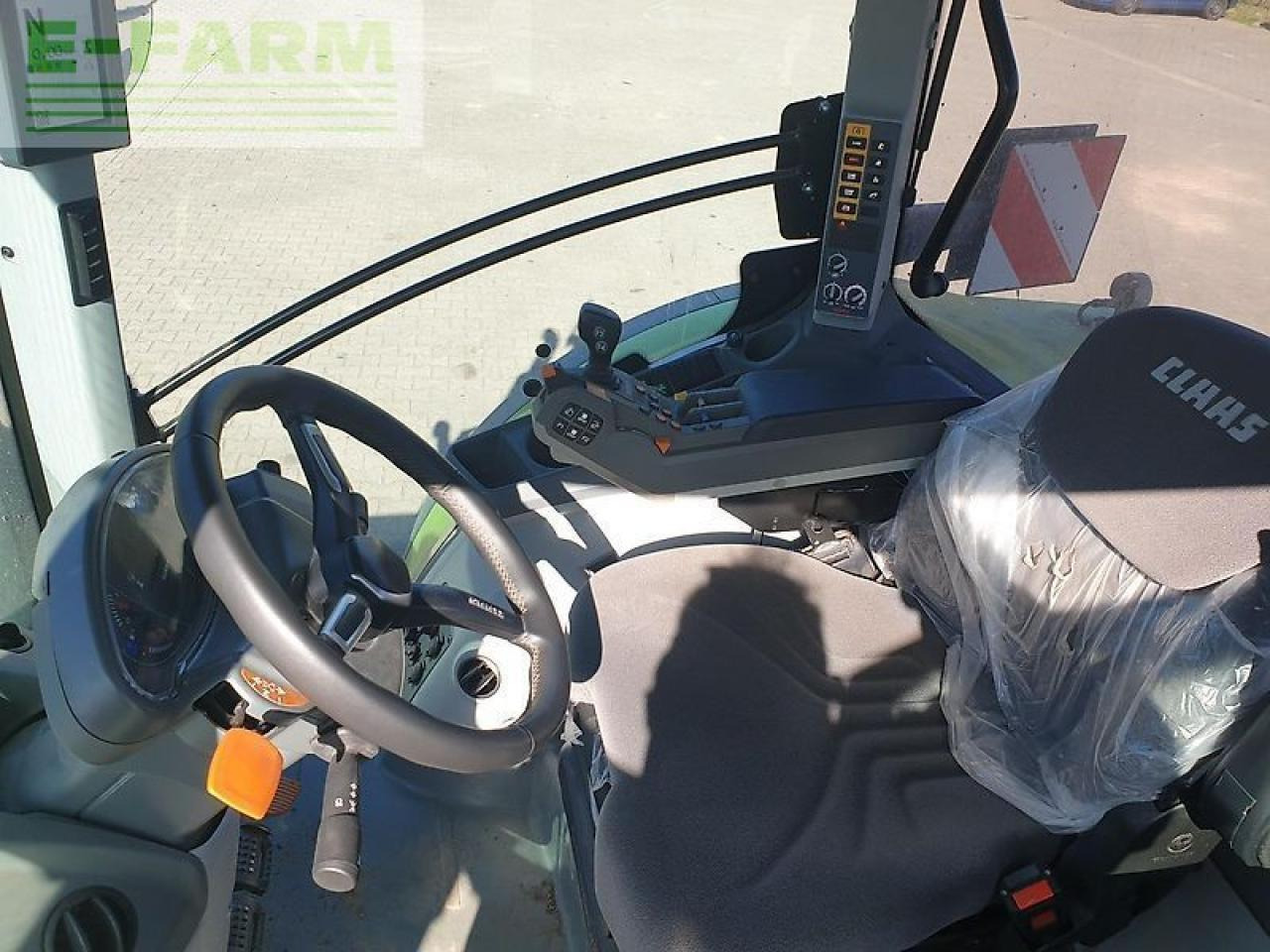 CLAAS arion 650 cis + - Tractor: foto 5 CLAAS arion 650 cis + - Tractor: foto 5
