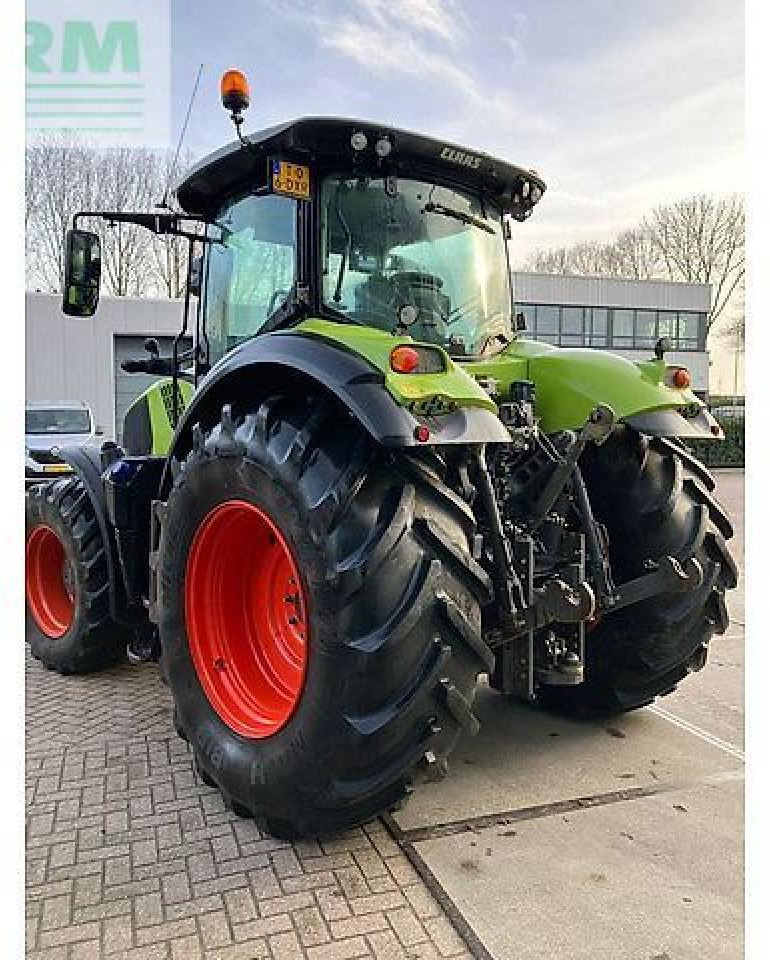 CLAAS arion 810 cmatic cis+ CMATIC CIS+ - Tractor: foto 3 CLAAS arion 810 cmatic cis+ CMATIC CIS+ - Tractor: foto 3