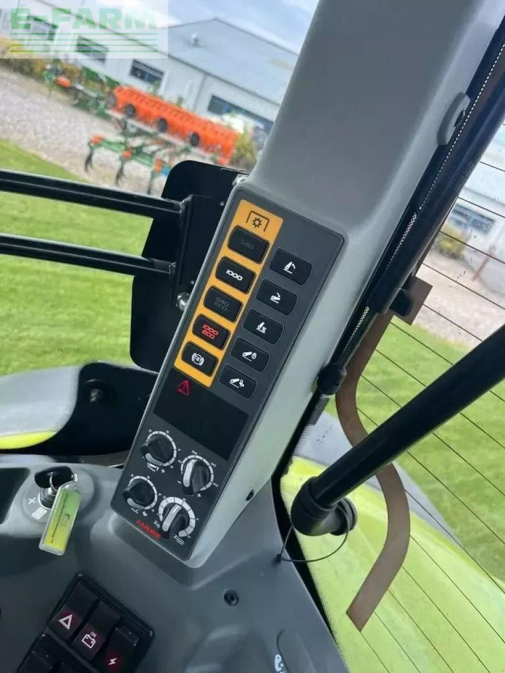 Tractor CLAAS axio 960: foto 23 Tractor CLAAS axio 960: foto 23