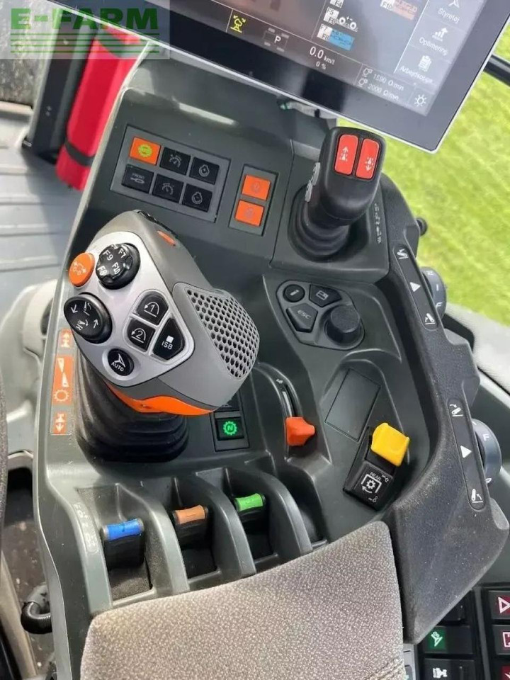 Tractor CLAAS axio 960: foto 19 Tractor CLAAS axio 960: foto 19