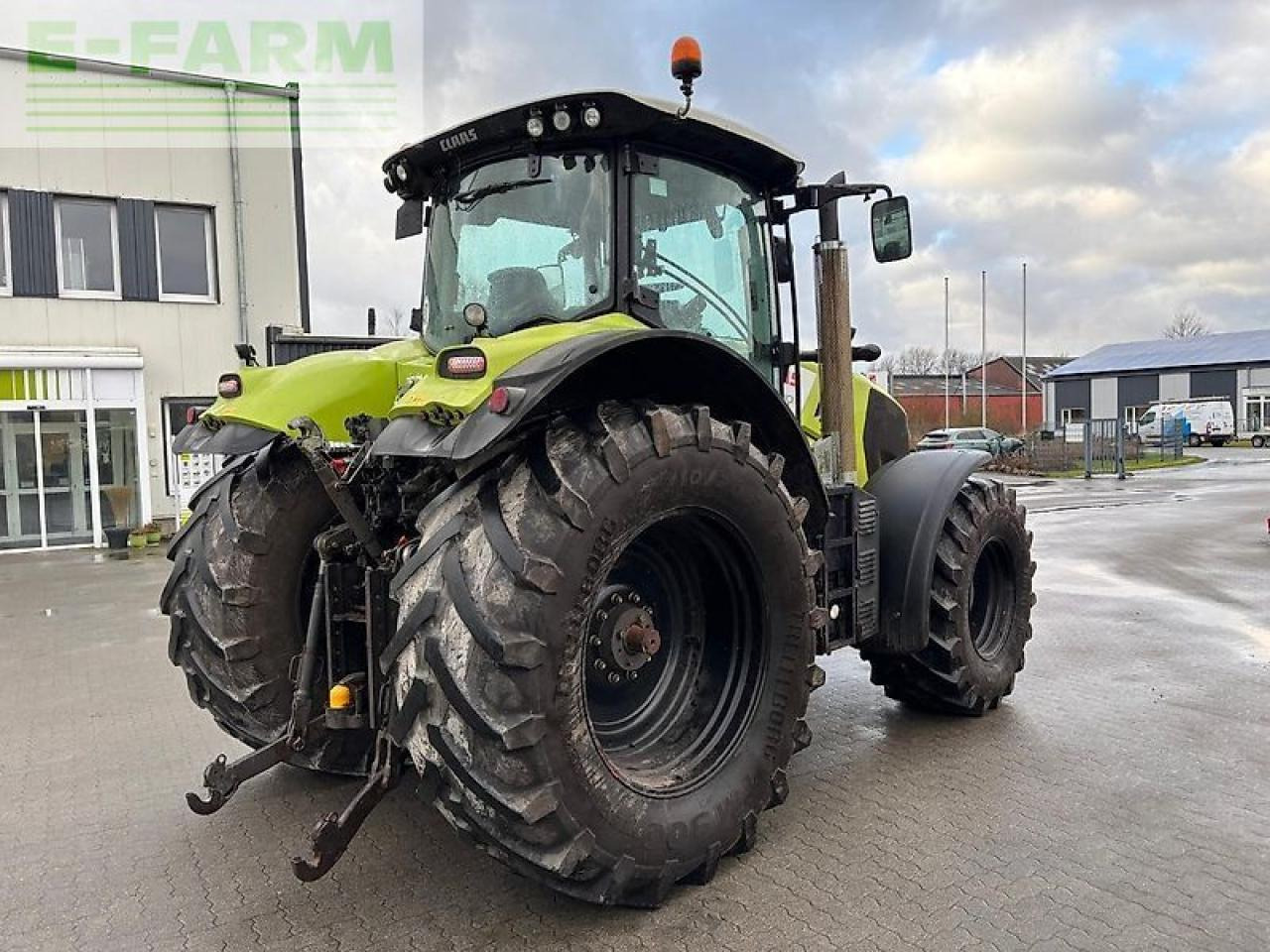 CLAAS axion 810 cmatic CMATIC - Tractor: foto 3 CLAAS axion 810 cmatic CMATIC - Tractor: foto 3