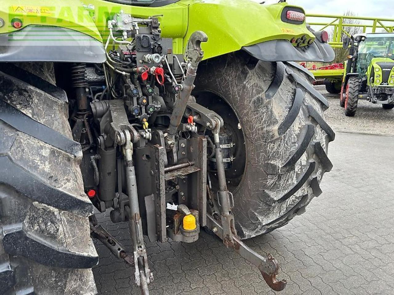CLAAS axion 810 cmatic CMATIC - Tractor: foto 4 CLAAS axion 810 cmatic CMATIC - Tractor: foto 4