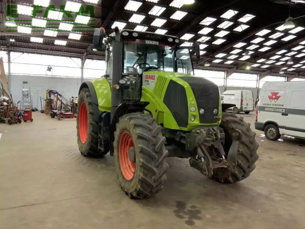 CLAAS axion 820 - Tractor: foto 1 CLAAS axion 820 - Tractor: foto 1