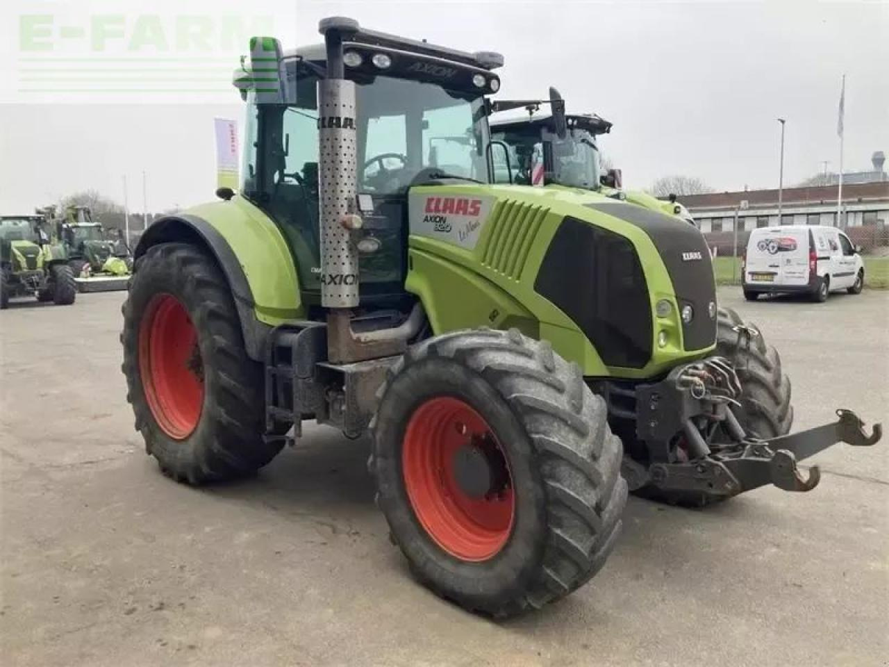 CLAAS axion 820 cmatic CMATIC - Tractor: foto 2 CLAAS axion 820 cmatic CMATIC - Tractor: foto 2