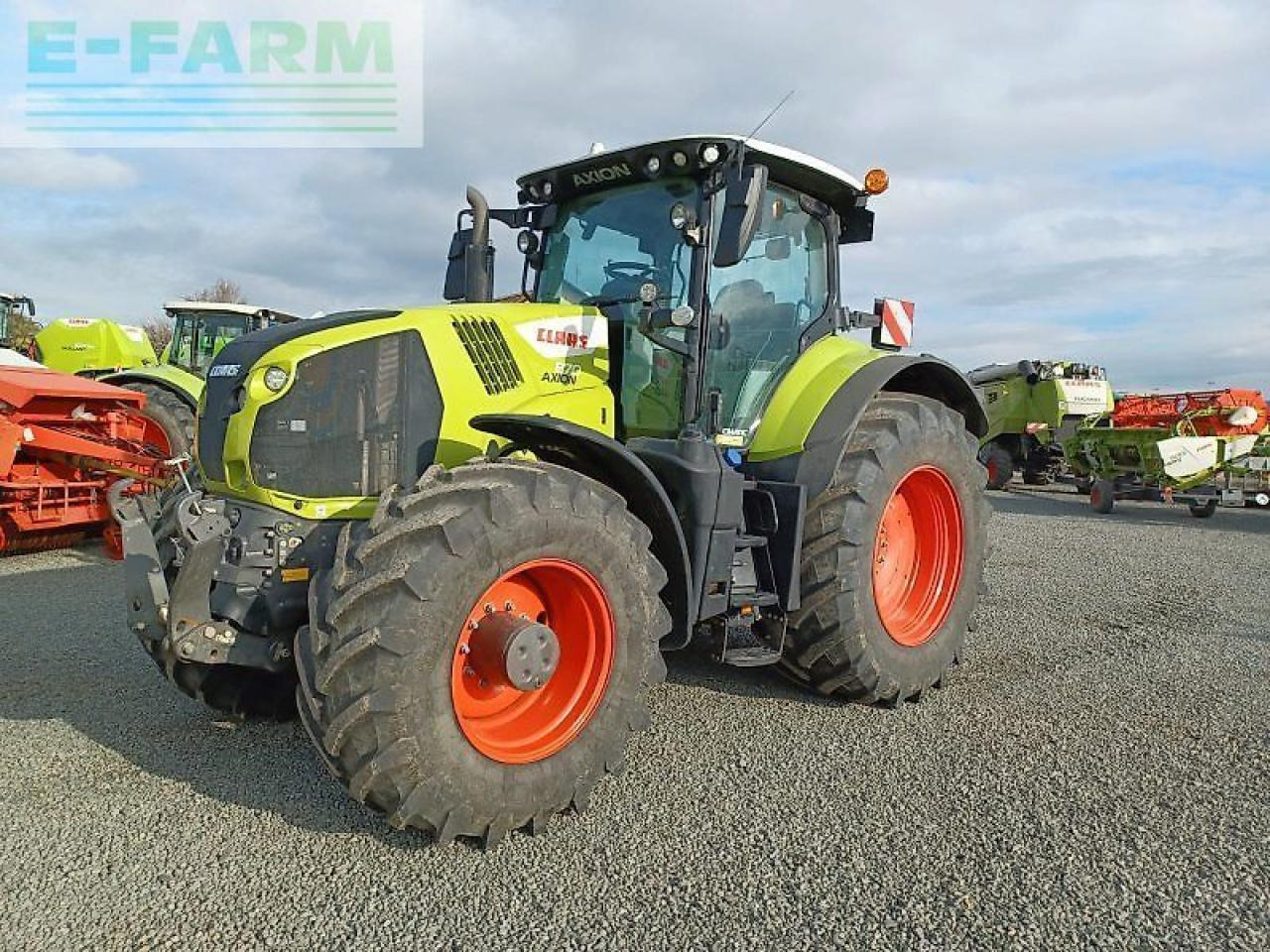 CLAAS axion 870 cmatic CMATIC - Tractor: foto 1 CLAAS axion 870 cmatic CMATIC - Tractor: foto 1