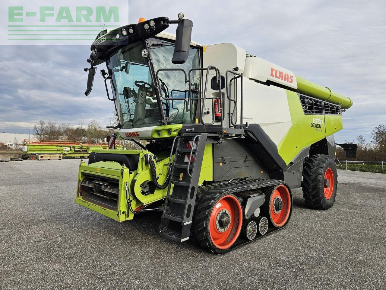 CLAAS lexion 8700tt 4wd cemos automatic - Cosechadora de granos: foto 1 CLAAS lexion 8700tt 4wd cemos automatic - Cosechadora de granos: foto 1