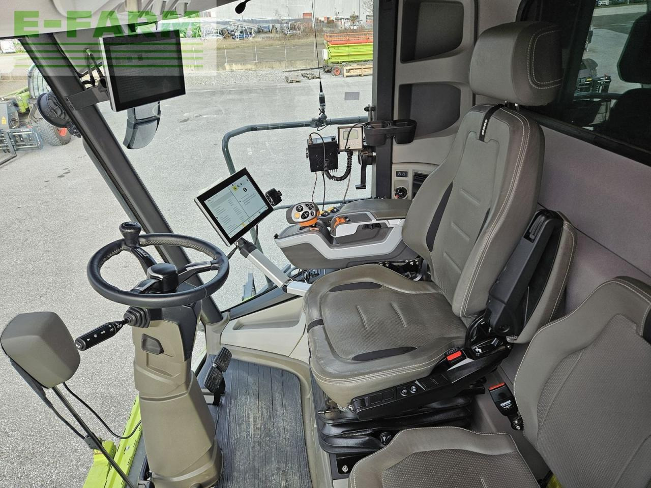 CLAAS lexion 8700tt 4wd cemos automatic - Cosechadora de granos: foto 5 CLAAS lexion 8700tt 4wd cemos automatic - Cosechadora de granos: foto 5