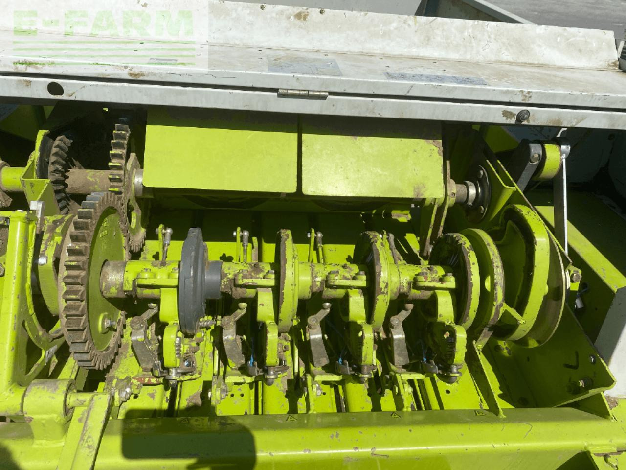 Empacadora de pacas cuadradas CLAAS quadrant 1150: foto 15