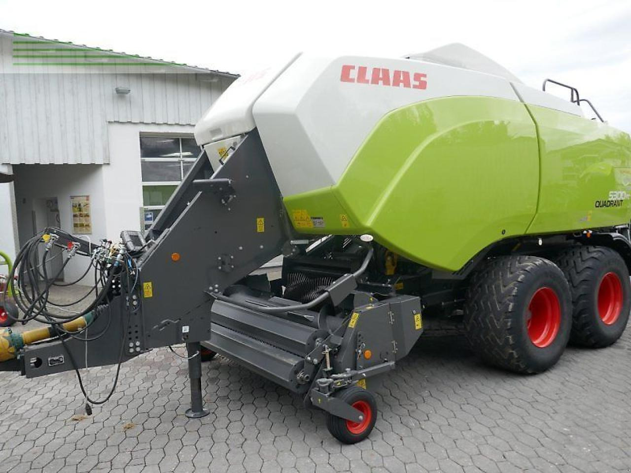 CLAAS quadrant 5300 fc t - Empacadora de pacas cuadradas: foto 1 CLAAS quadrant 5300 fc t - Empacadora de pacas cuadradas: foto 1