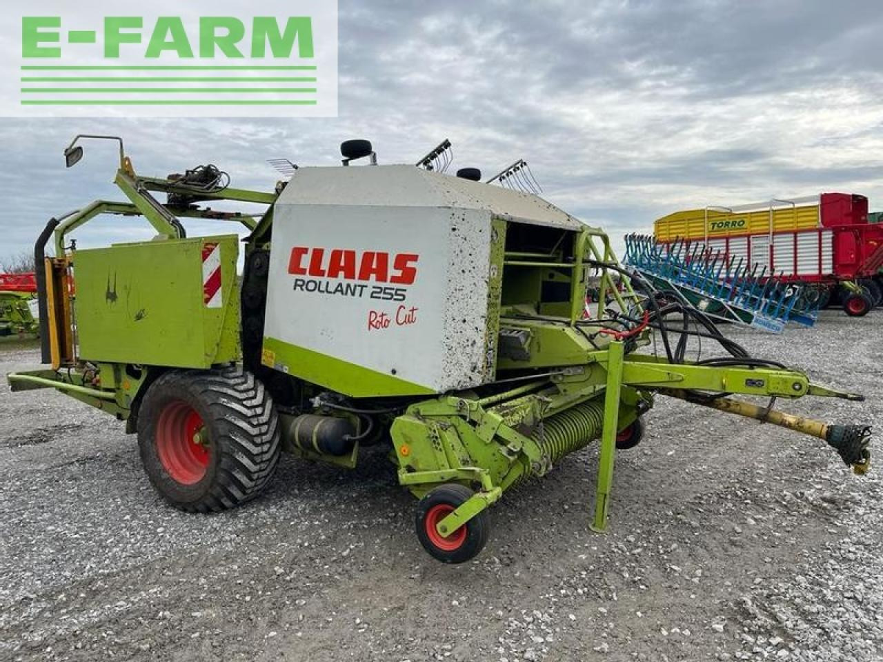 CLAAS rollant 255 rc uniwrap - Empacadora de pacas cuadradas: foto 1 CLAAS rollant 255 rc uniwrap - Empacadora de pacas cuadradas: foto 1