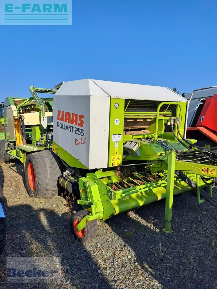 CLAAS rollant 255 rc uniwrap - Empacadora de pacas cuadradas: foto 1 CLAAS rollant 255 rc uniwrap - Empacadora de pacas cuadradas: foto 1