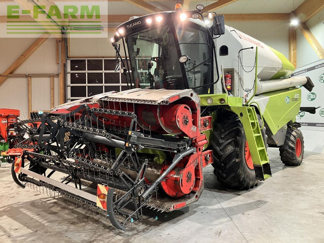 CLAAS tucano 430 - Cosechadora de granos: foto 1 CLAAS tucano 430 - Cosechadora de granos: foto 1