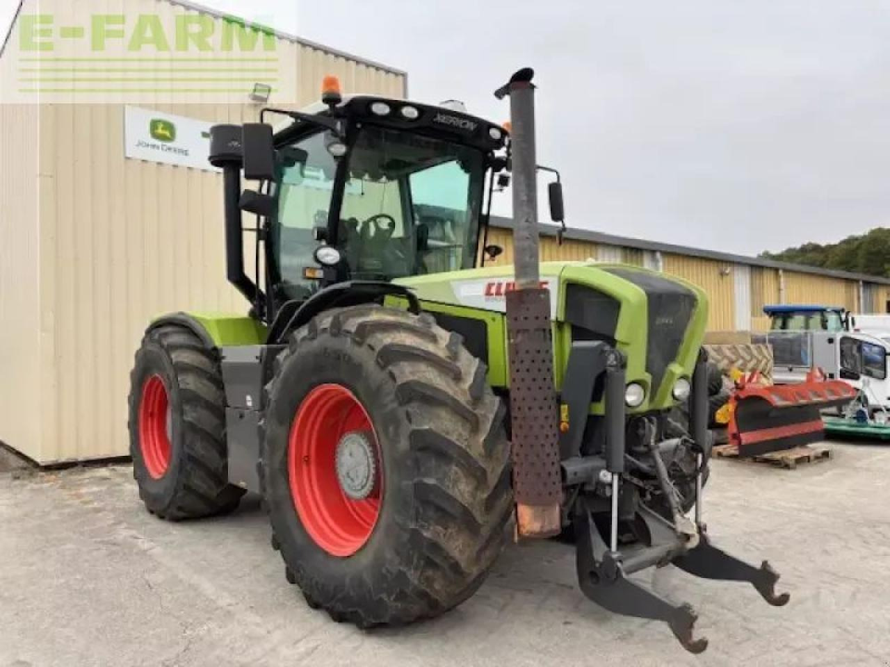 CLAAS xerion 3300 - Tractor: foto 4 CLAAS xerion 3300 - Tractor: foto 4