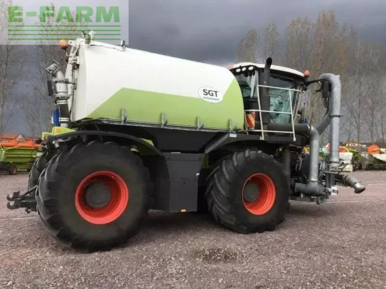 CLAAS xerion 3800 saddle trac SADDLE TRAC - Tractor: foto 4 CLAAS xerion 3800 saddle trac SADDLE TRAC - Tractor: foto 4
