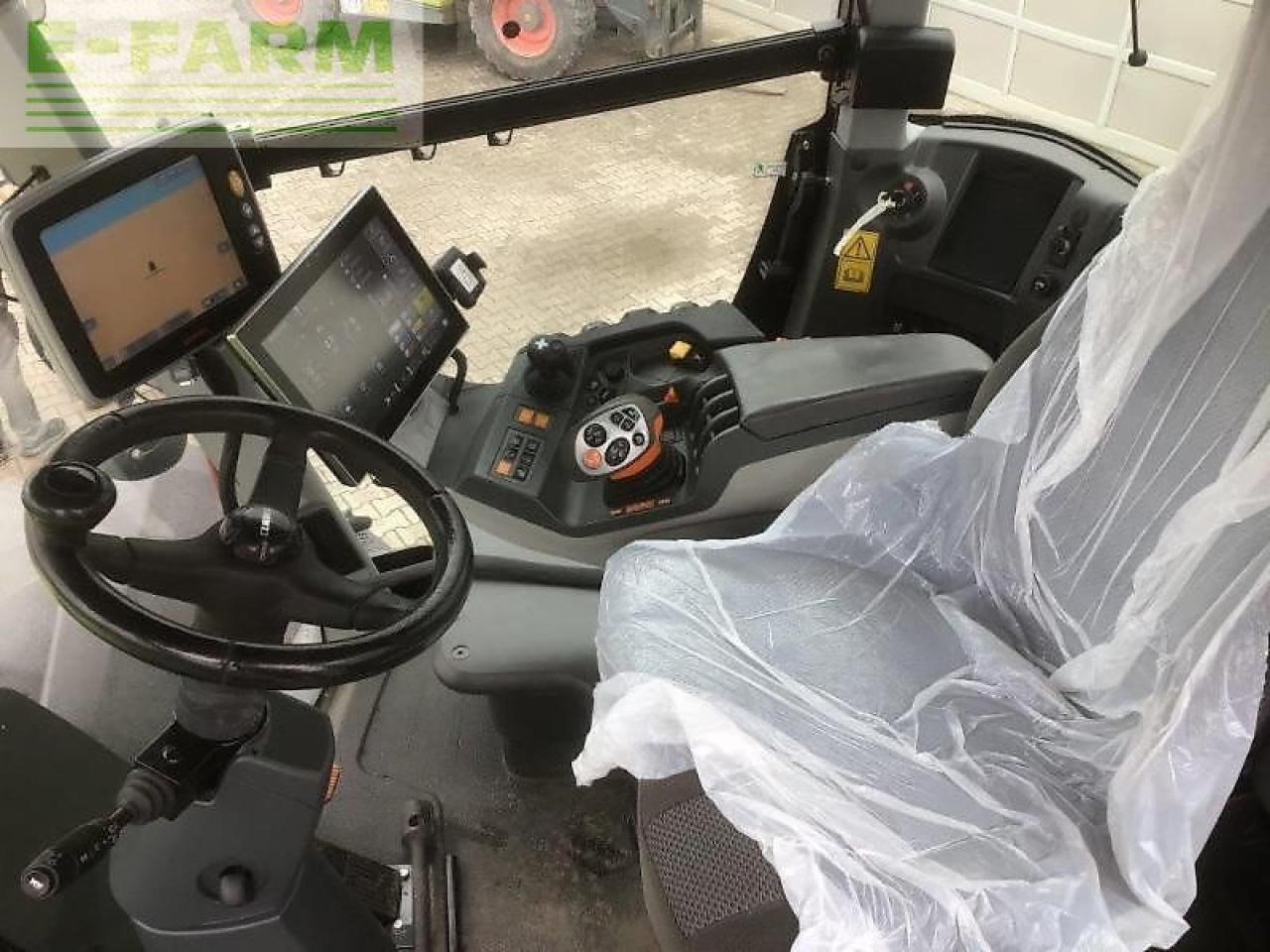 Tractor CLAAS xerion 4200 trac vc TRAC VC: foto 6