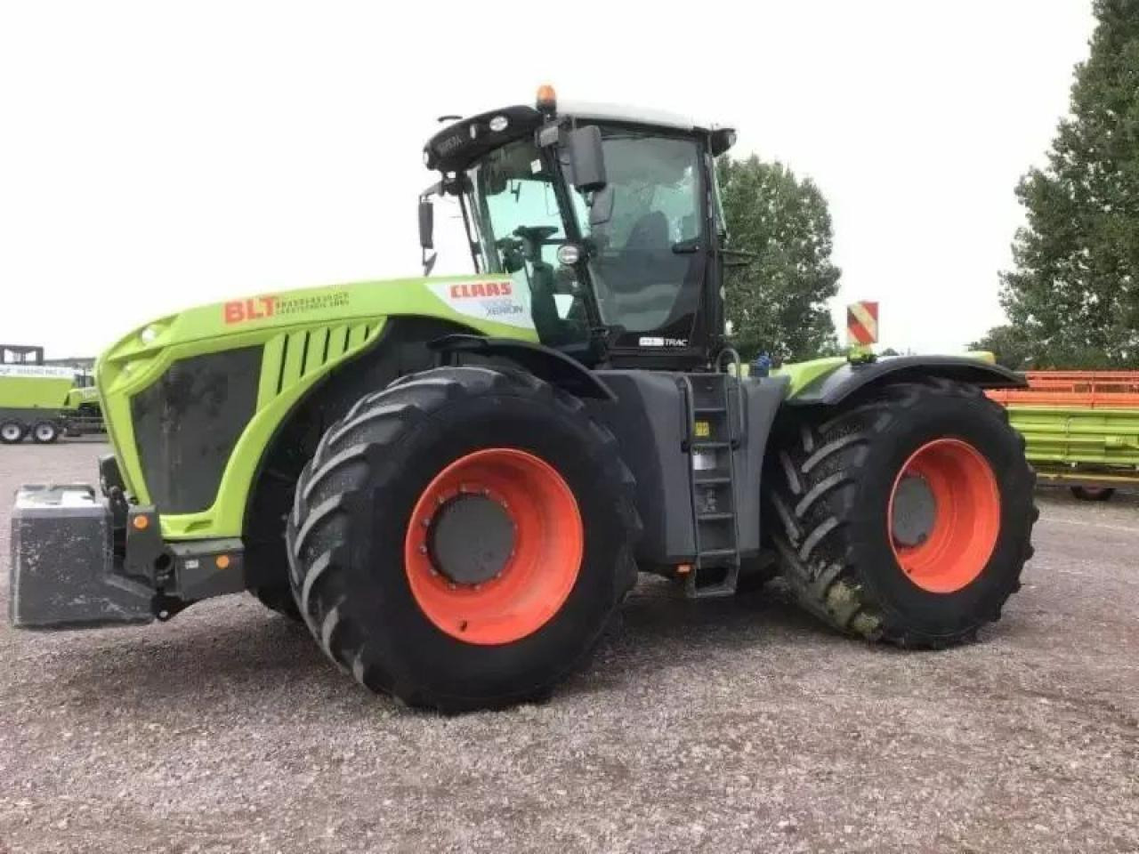 CLAAS xerion 5000 trac TRAC - Tractor: foto 1 CLAAS xerion 5000 trac TRAC - Tractor: foto 1